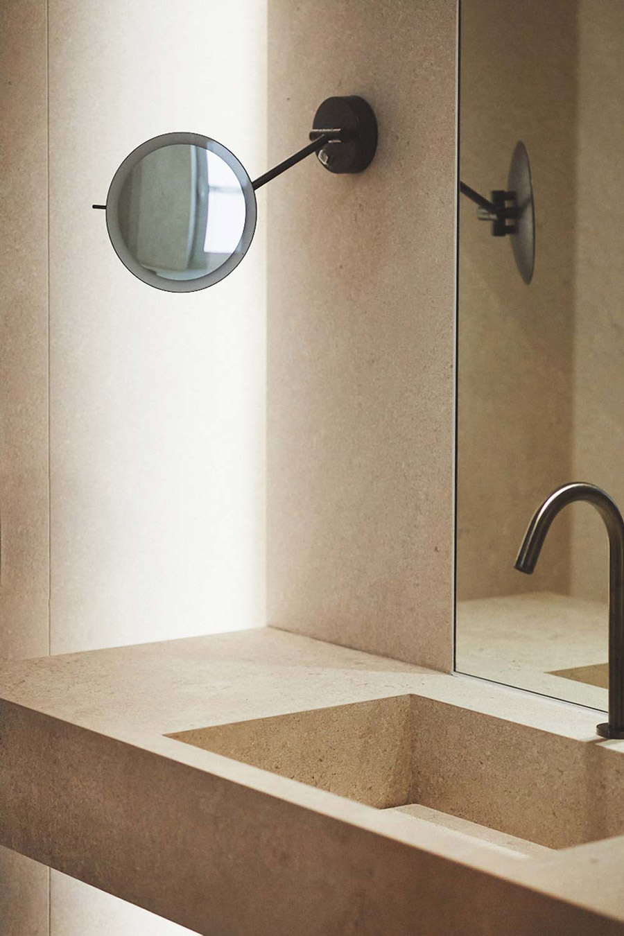 Interesting stone like granite tile