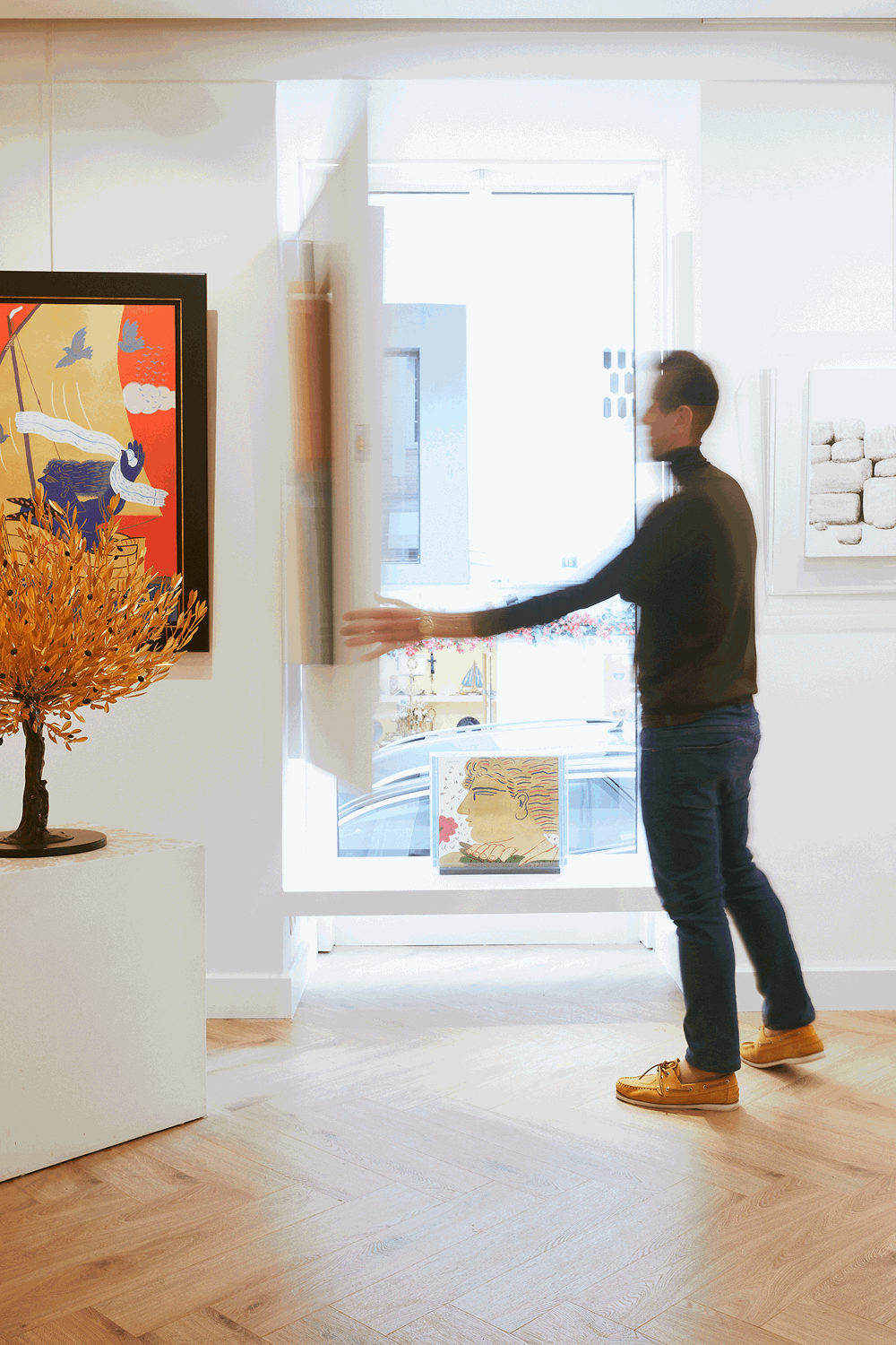 Art gallery’s shop windows construction