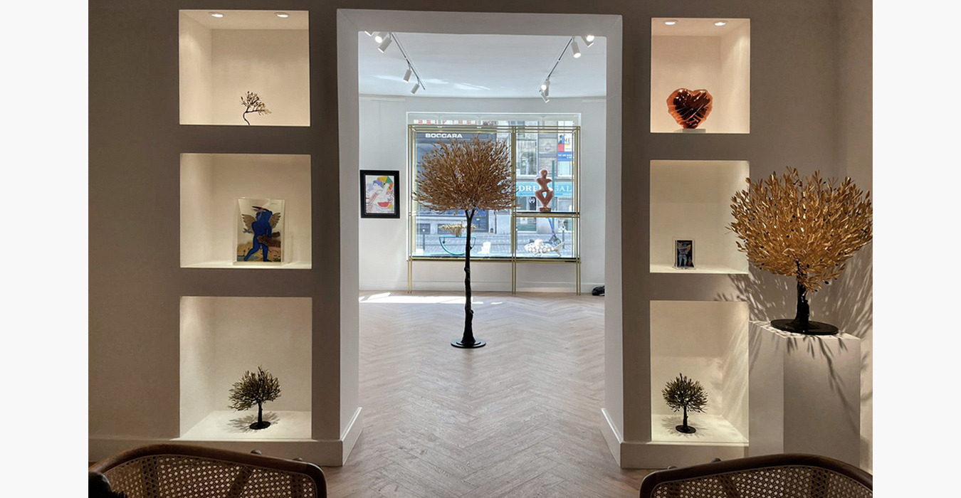 The sculptures are placed in bespoke wall shelves.